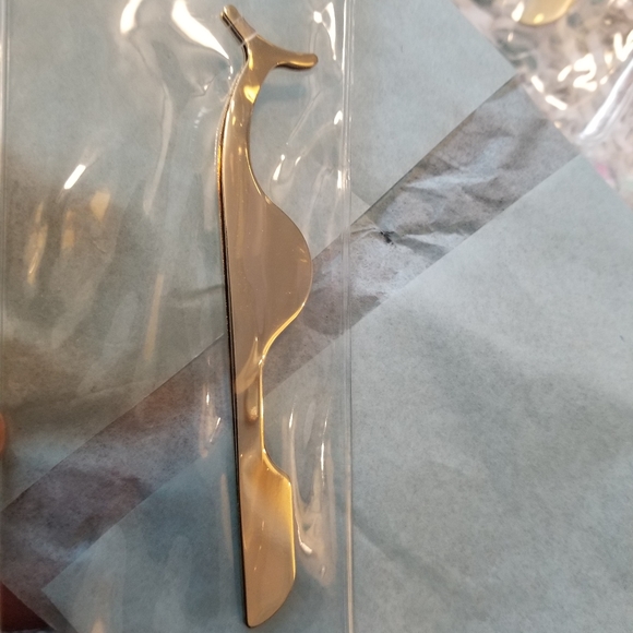 Other - ☃️🌨 SNOWED IN SALE/ Stainless Steel Eyelash Tweezer Set ☃️🌨